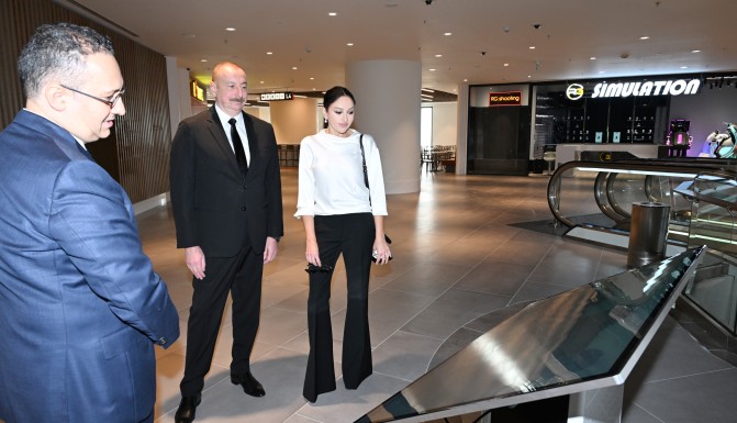 President Ilham Aliyev and First Lady Mehriban Aliyeva attended the opening of Crescent Mall!